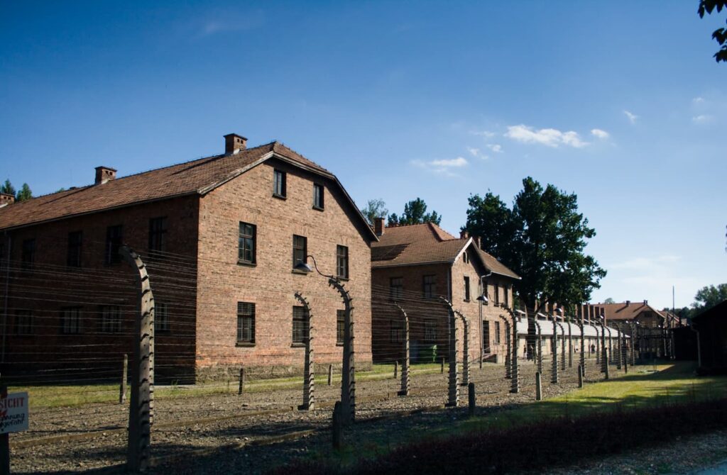 comment se rendre à auschwitz