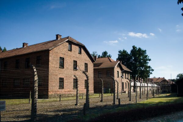 comment se rendre à auschwitz